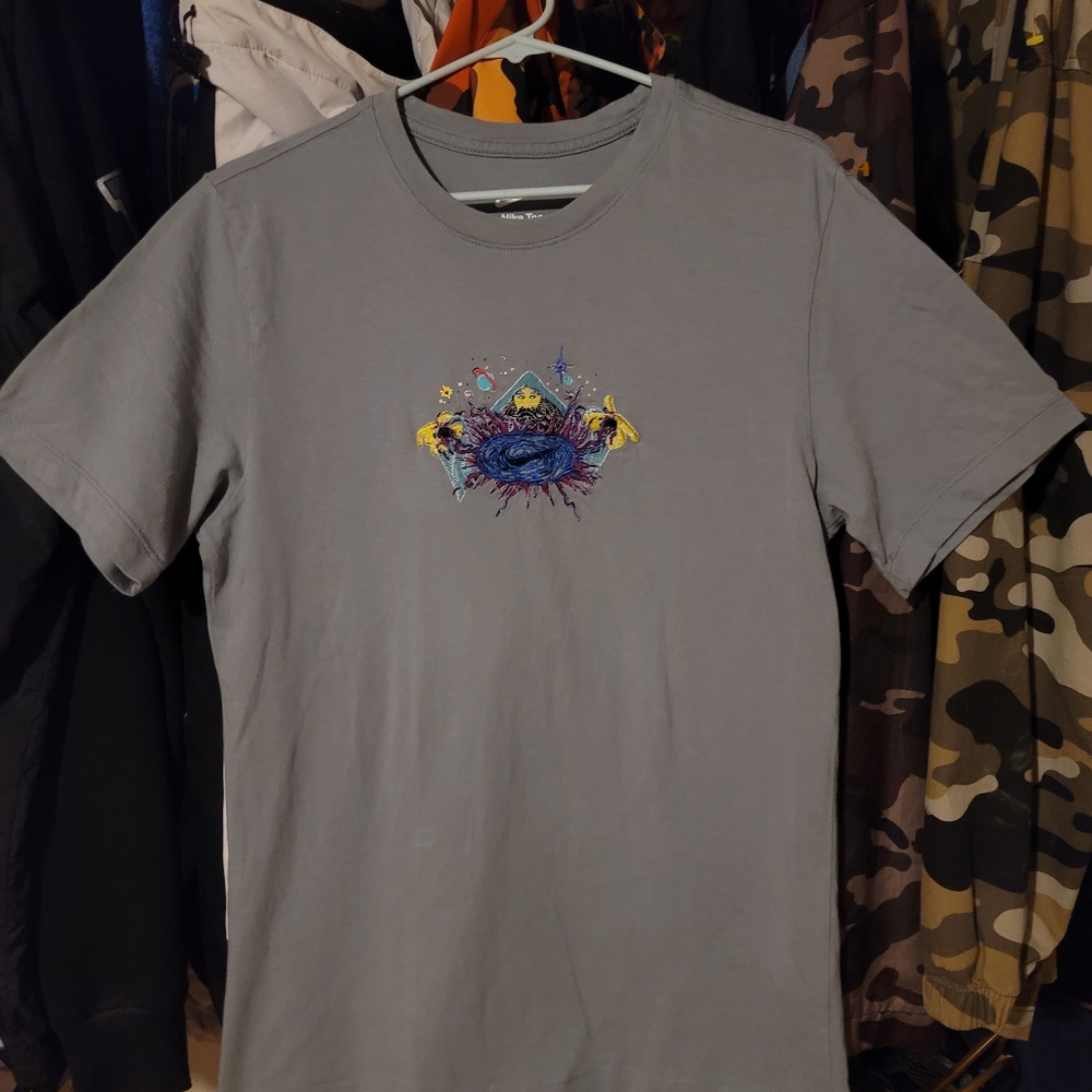 Nike Sportswear Interstellar Magic Wizard Shirt Grey MENS Size Small